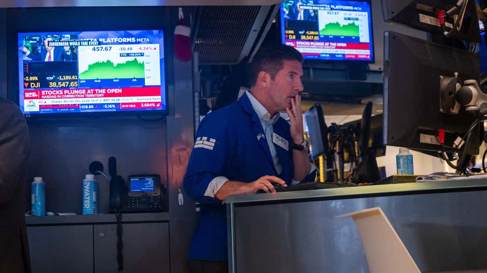 Image for Buy Amazon, AI infrastructure, and aerospace stocks even though a recession is likely, strategist says